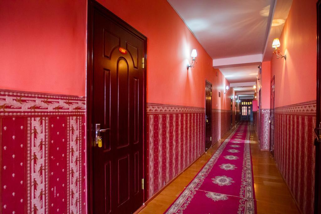 Diar Hotel Atyraū エクステリア 写真